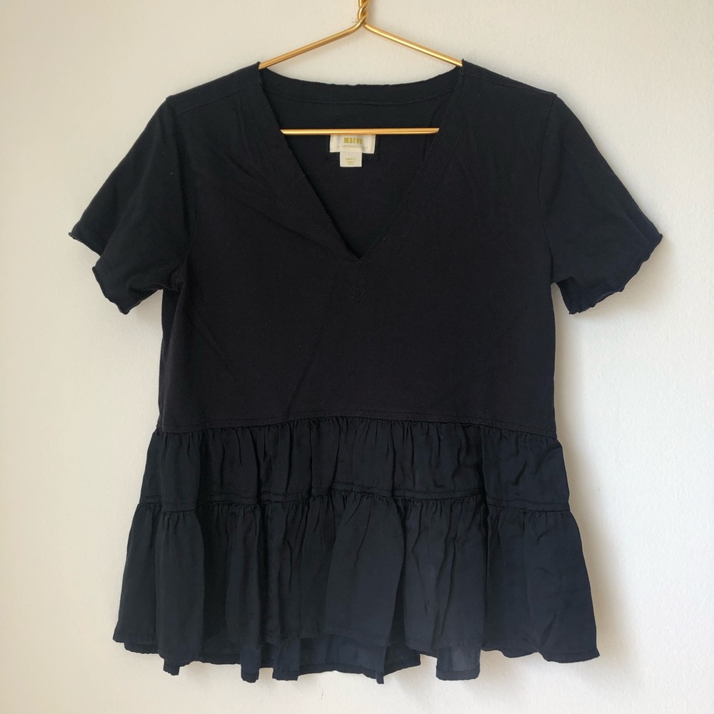 ANTHROPOLOGIE Maeve Louisa Tiered / Ruffled Tee Top in Black - Size Small